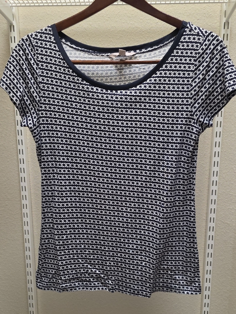 Banana Republic Navy and White Short-Sleeve Patterned Tee
